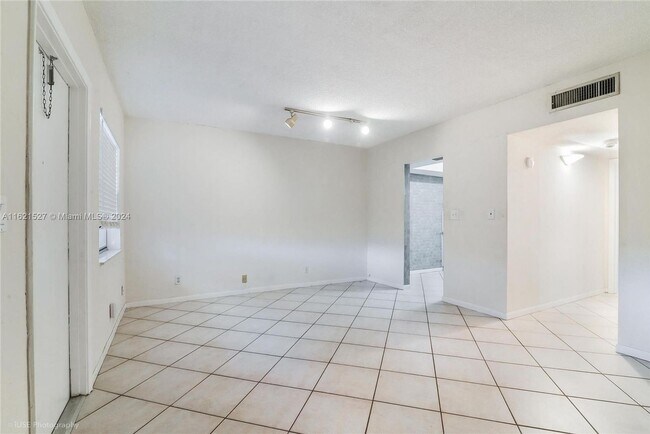 215 NE 16th Ave in Fort Lauderdale, FL - Building Photo - Building Photo