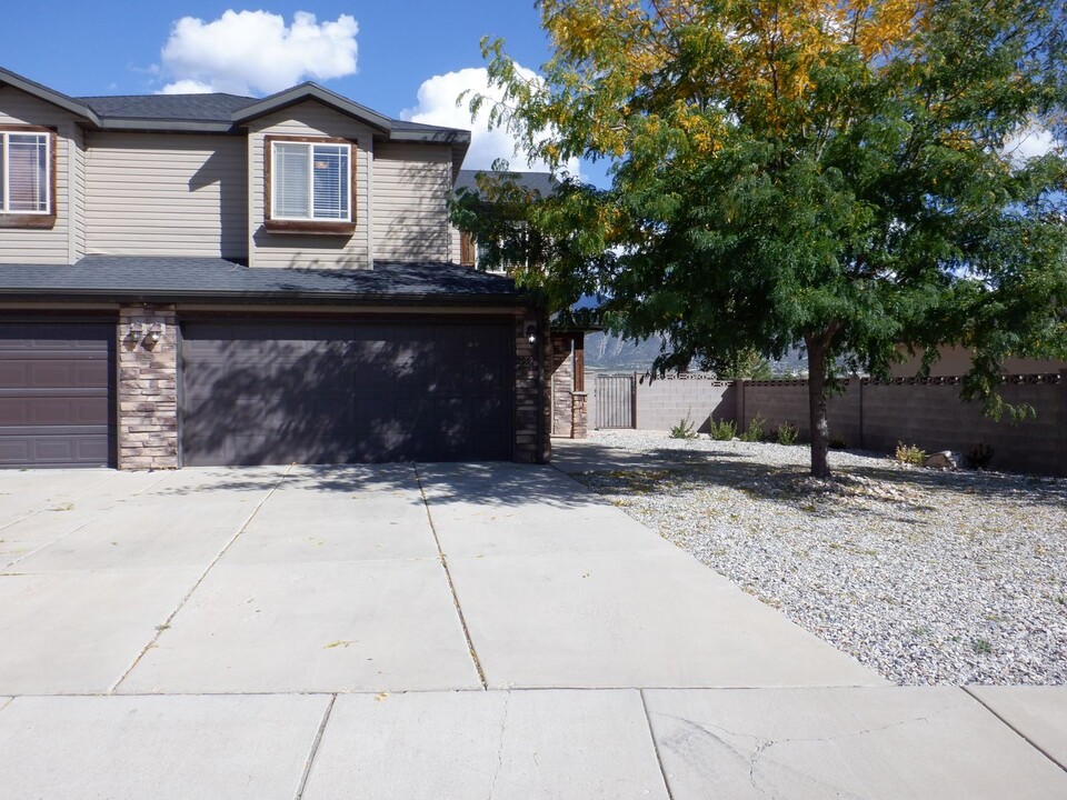 2976 Gemini Meadows Lane in Cedar City, UT - Building Photo