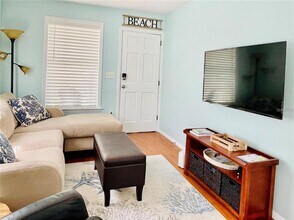 1755 Siesta Dr in Sarasota, FL - Building Photo - Building Photo