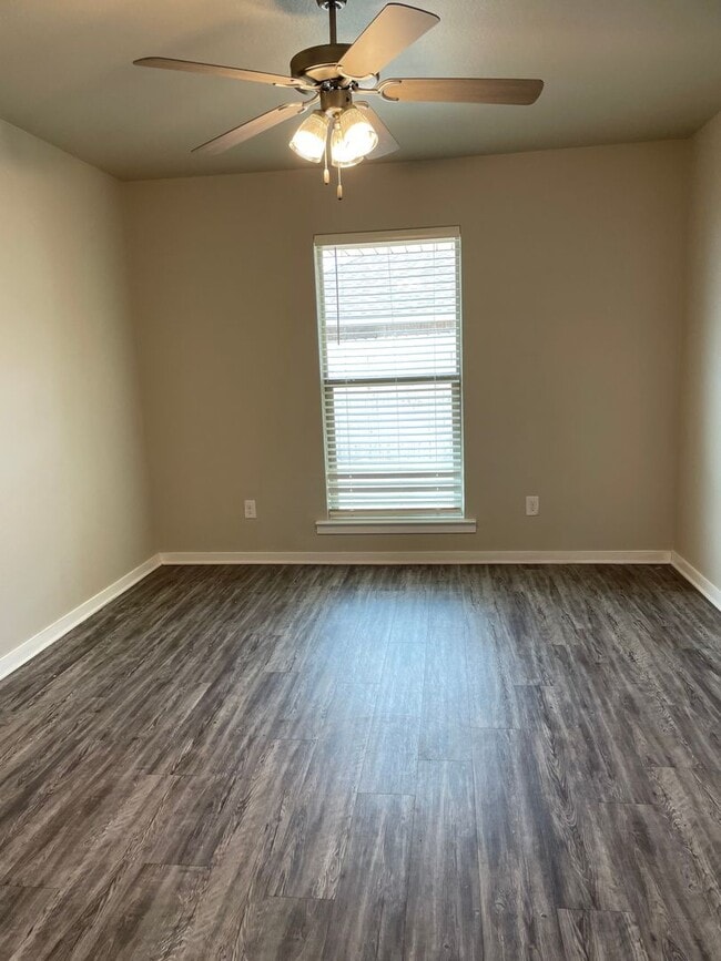 2129 N Texas Ave in Lubbock, TX - Building Photo - Building Photo