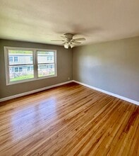 1276 W Mullan Ave in Waterloo, IA - Building Photo - Building Photo