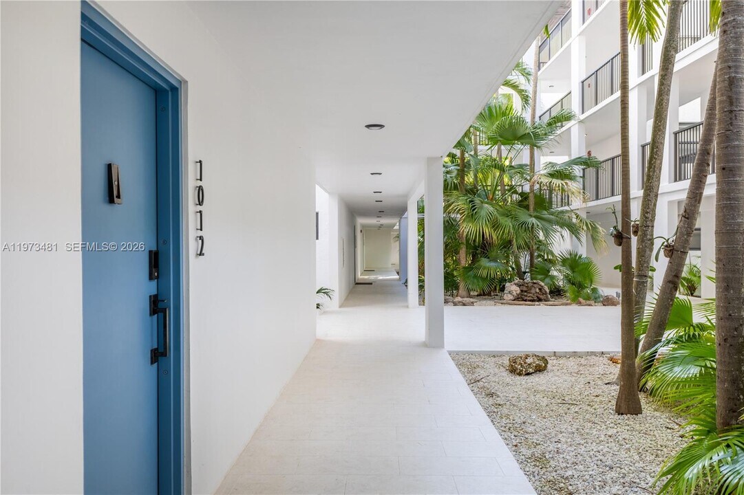 101 Ocean Ln Dr in Miami, FL - Building Photo