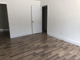 253 NE 12th Ave in Homestead, FL - Building Photo