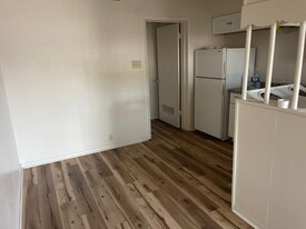 414 E Avenue A, Unit 102 in Killeen, TX - Building Photo