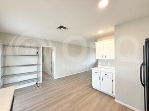 329 N 69th Ave in Phoenix, AZ - Building Photo - Building Photo