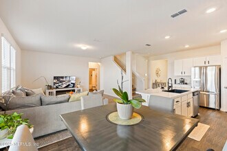 2411 Oak Stream Dr in Green Cove Springs, FL - Building Photo - Building Photo