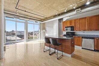 111 S Morgan St in Chicago, IL - Building Photo - Building Photo