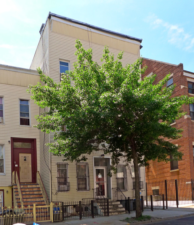 66 Cooper St in Brooklyn, NY - Foto de edificio