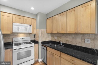 7753 Patriot Dr in Annandale, VA - Building Photo - Building Photo