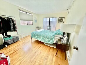 1731 Beacon St, Unit #425 in Brookline, MA - Building Photo - Building Photo