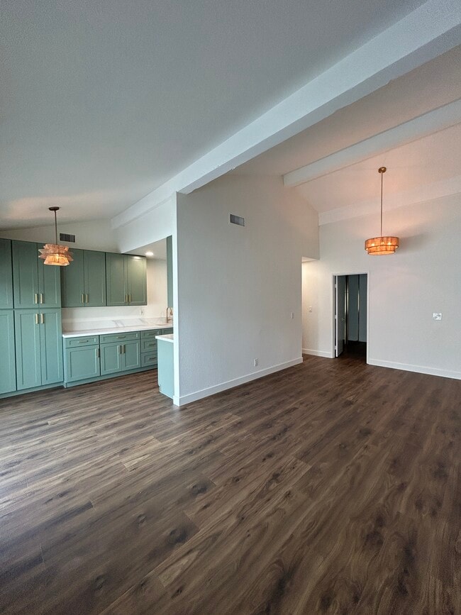 property at 264 S Waverly St