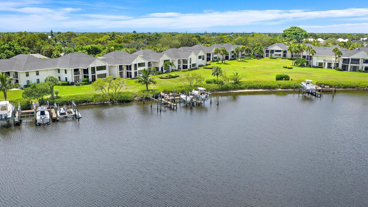10459 SE Terrapin Pl in Jupiter, FL - Building Photo
