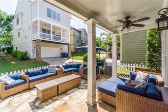 1677 Barfield Run NW in Atlanta, GA - Building Photo - Building Photo