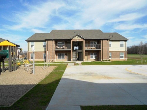 Ivy lane Apartments in Vincennes, IN - Building Photo