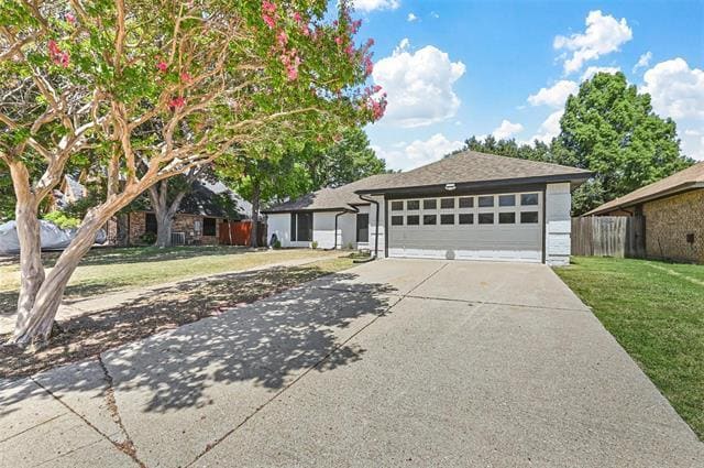 2530 Seven Hills Dr in Grand Prairie, TX - Building Photo - Building Photo