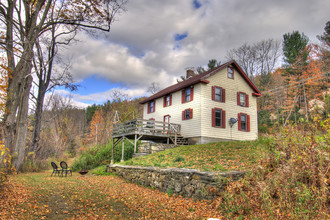 Silver Eagle Ranch in Hillsdale, NY - Foto de edificio - Building Photo