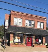 520 Cinnaminson Ave, Unit Apartment A in Palmyra, NJ - Building Photo