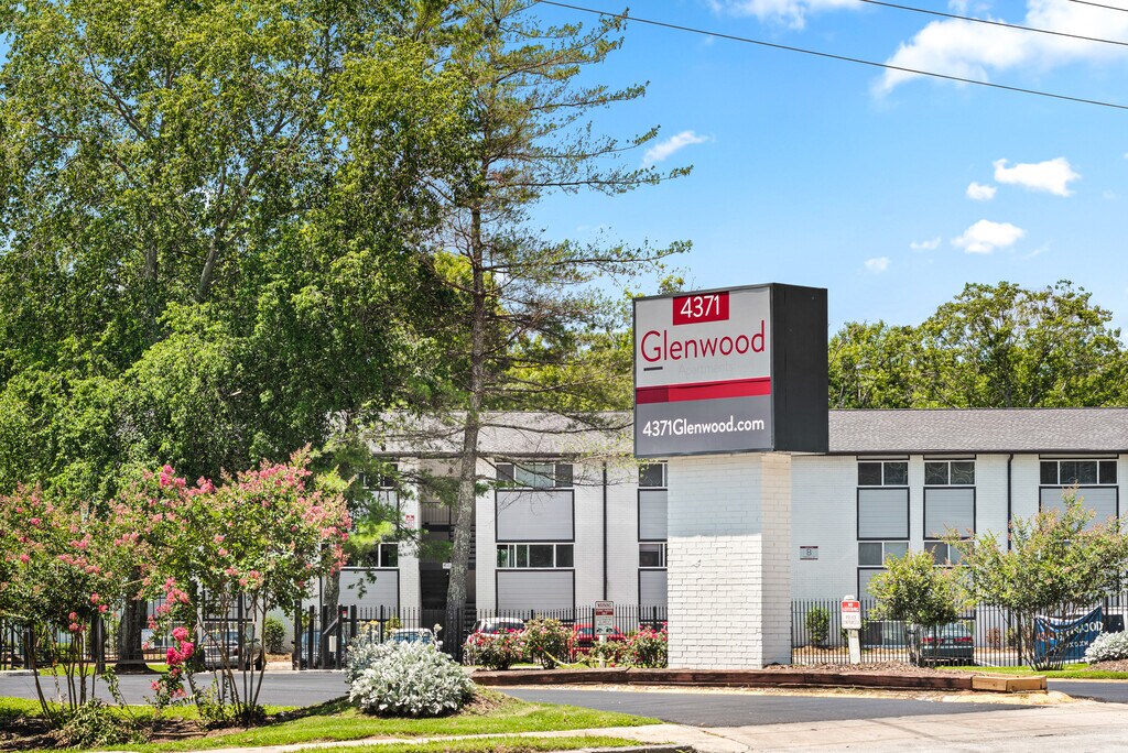 4371 Glenwood Decatur, GA Apartments