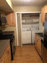 302 Park Ridge Cir in Marietta, GA - Building Photo - Building Photo