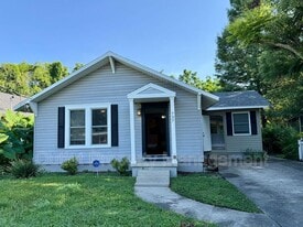 737 Carlson Dr in Orlando, FL - Building Photo