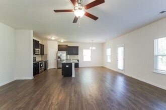 4425 Drifter Dr in Charlotte, NC - Foto de edificio - Building Photo