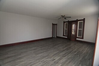 448 W 3rd Ave in Woodhull, IL - Building Photo - Building Photo