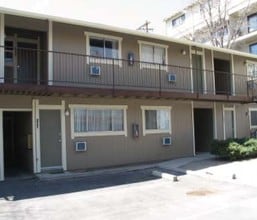 Sierra Crest Apartments in Reno, NV - Building Photo - Building Photo