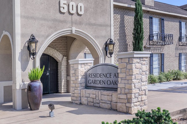 Residence at Garden Oaks in Houston, TX - Building Photo - Building Photo