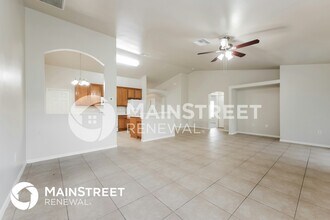 329 Lubdel Ave S in Lehigh Acres, FL - Foto de edificio - Building Photo