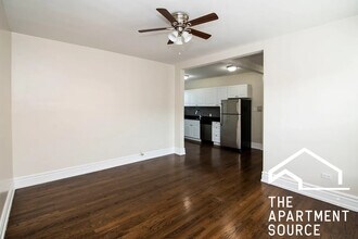 3819 1/2 N Greenview Ave, Unit 1E in Chicago, IL - Foto de edificio - Building Photo