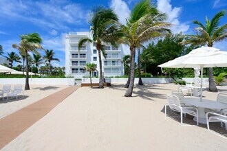 170 N Ocean Blvd in Palm Beach, FL - Building Photo - Building Photo