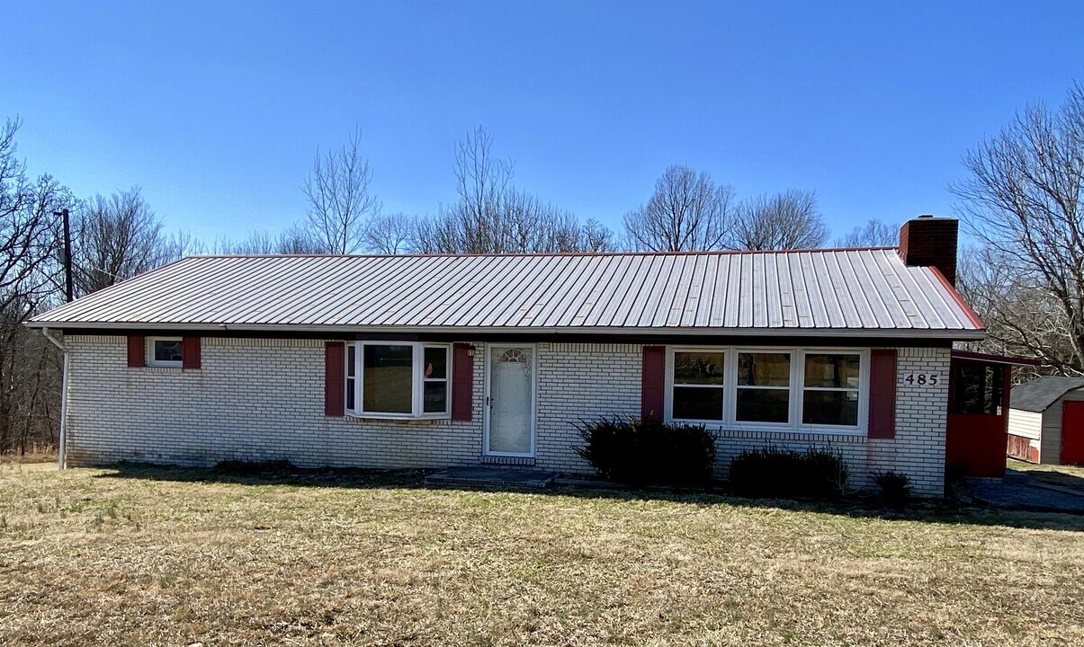 485 Adams Store Poole Mill Rd in Crofton, KY - Building Photo