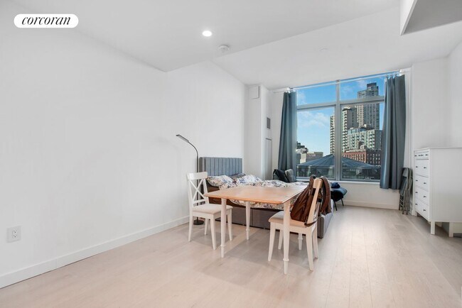 3 Ct Square W in Queens, NY - Building Photo - Building Photo