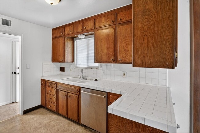 4115 N Briarwood Ave in Fresno, CA - Building Photo - Building Photo