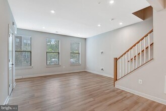 13653 Innovation Station Lp in Herndon, VA - Building Photo - Building Photo