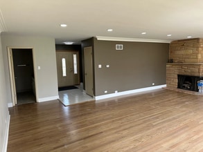 2712 2nd Private Rd in Flossmoor, IL - Building Photo - Building Photo