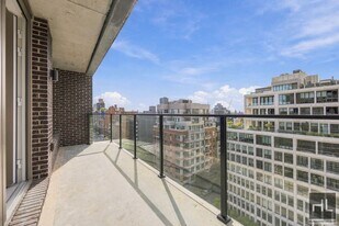 St Marks Place, Unit 1306 in Brooklyn, NY - Building Photo