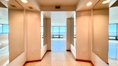 1330 Ala Moana Blvd in Honolulu, HI - Building Photo - Building Photo