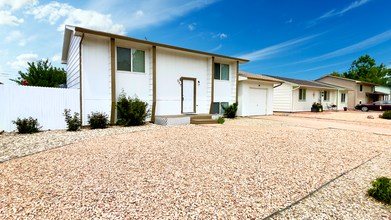 327 Iris Dr in Fountain, CO - Building Photo - Building Photo