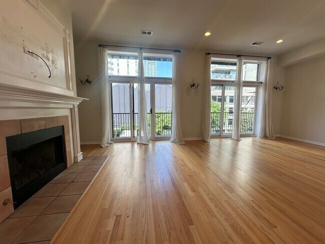 509 N Wells St, Unit 3 in Chicago, IL - Building Photo - Building Photo