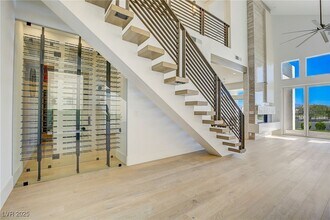 9116 Eagle Ridge Dr in Las Vegas, NV - Building Photo - Building Photo