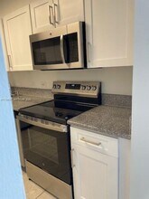 20515 E Country Club Dr in Aventura, FL - Building Photo - Building Photo