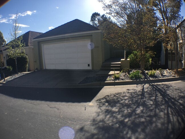 property at 6143 Lakeview Cir