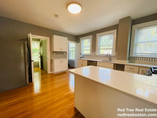 187 Fellsway W, Unit 2 in Medford, MA - Foto de edificio - Building Photo