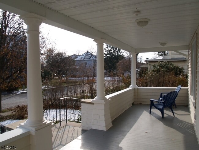 17 Mountain View Pl in Montclair, NJ - Building Photo - Building Photo