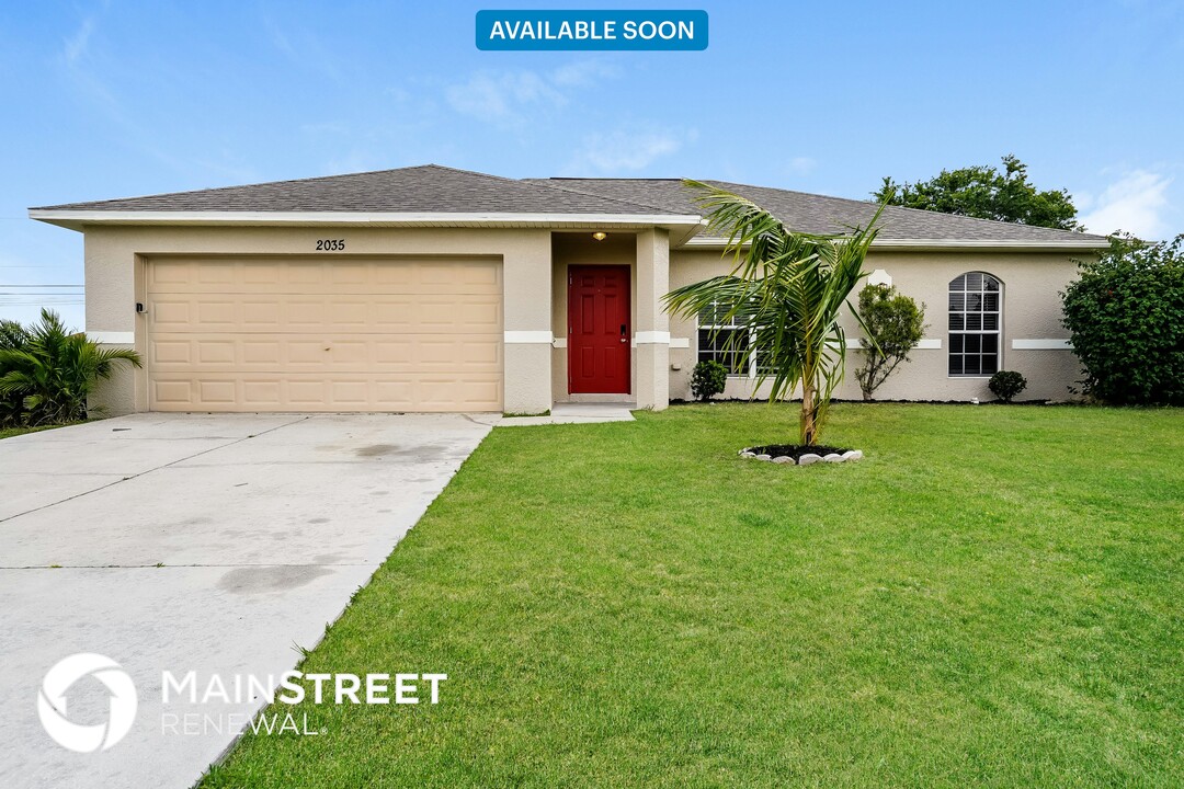 2035 NE 8th Pl in Cape Coral, FL - Building Photo