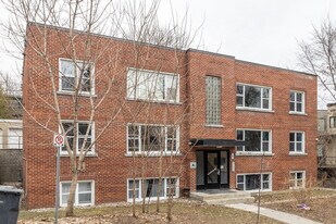 21 Chapleau Av in Ottawa, ON - Building Photo