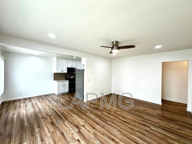 5721-5723 Tilden Ave in Los Angeles, CA - Building Photo - Building Photo