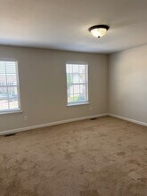 1222 Elm Tree Commons Ct in Moscow Mills, MO - Foto de edificio - Building Photo