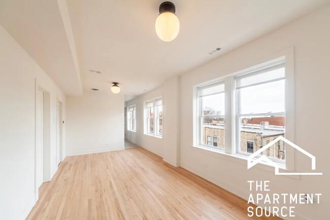 3049 W Medill Ave in Chicago, IL - Building Photo - Building Photo